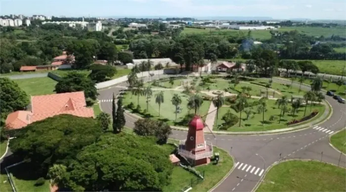 Terreno no condomínio Moinho Vermelho