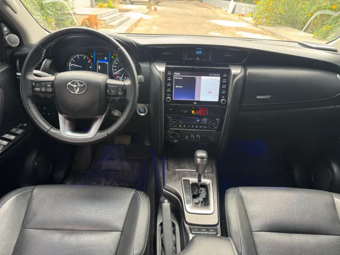 Toyota Hilux SW4 SRX 4X4 2.8 TDI 16V Dies. Aut. 2022