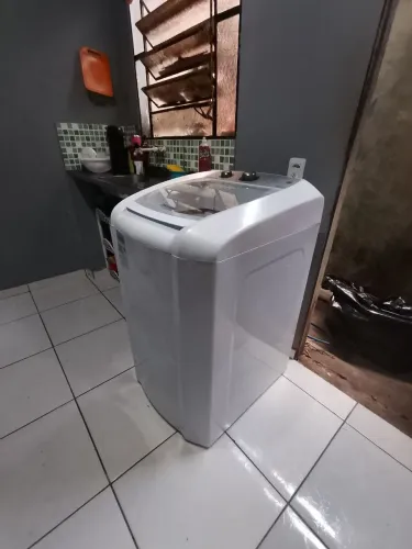 Conservada mais com defeito