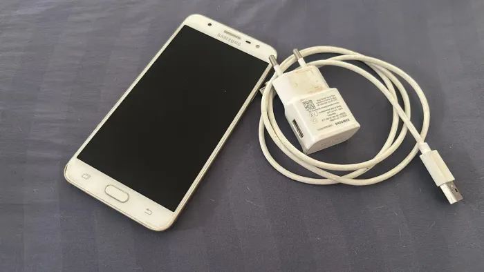 Samsung Galaxy J7 prime 