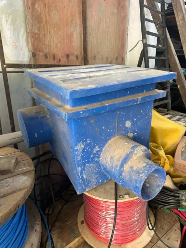 Vendo caixa de esgoto