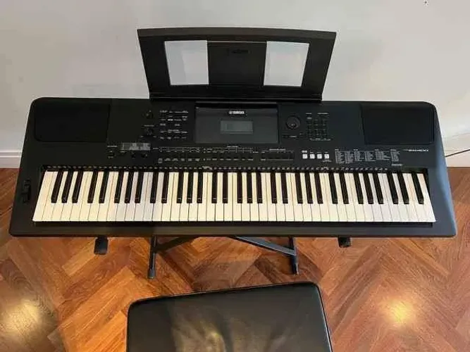 TECLADO ARRANJADOR YAMAHA PSR EW-400 76 TECLAS