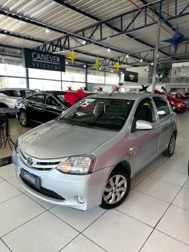 Toyota Etios X 1.3 Flex 16V 5P Mec. 2015