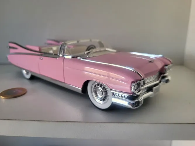 Miniatura Cadillac Eldorado Rosa