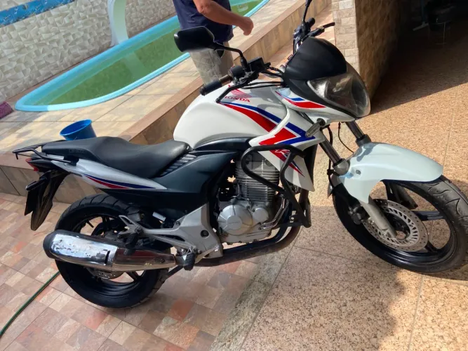 Cb 300