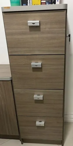 ARMÁRIO COM GAVETEIRO