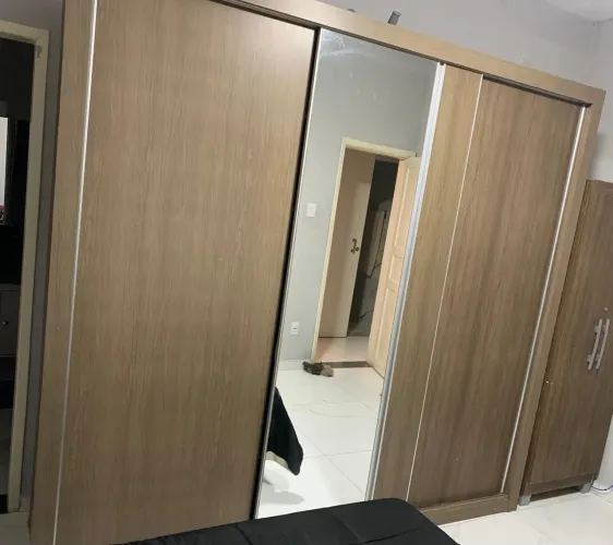 Guarda roupa 3 portas com espelho