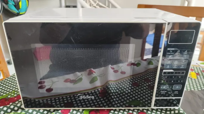 Micro-ondas MRAS21 201 Branco Porta Preta Minuto Fácil Midea