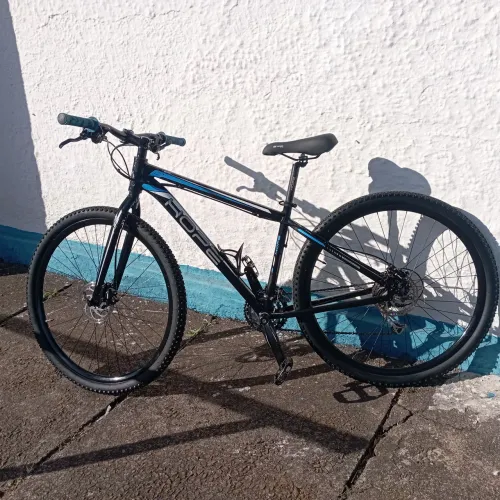Bike Hope aro 29 com 9 velocidades, freio Absolut, relação Shimano e com revisão em dia