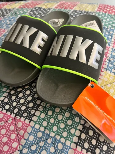 Chinelo da Nike nova número 38