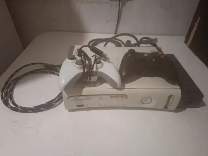 Xbox 360 usado original+ dois controles