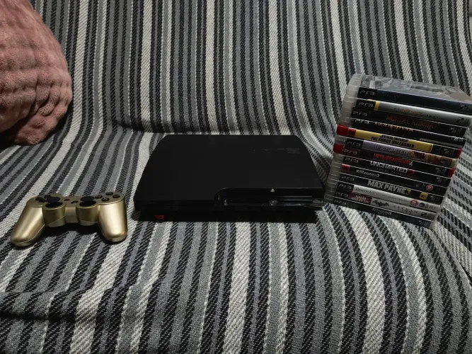 PlayStation 3 Slim Black + 1 Controle Dourado Paralelo + Lote 13 Jogos Mídia Física