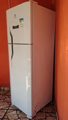 Geladeira Eletrolux 371 Litros