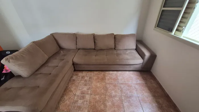 Sofá de canto em L