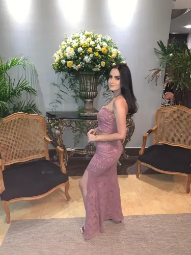 Conjunto top e saia, usado apenas duas vezes