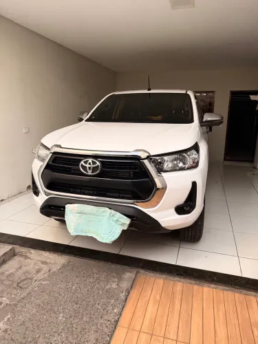 Toyota Hilux CD SRV 4X4 2.8 TDI Diesel Aut. 2022