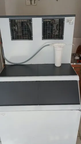 Máquina de gelo Everest nova 150 kg 