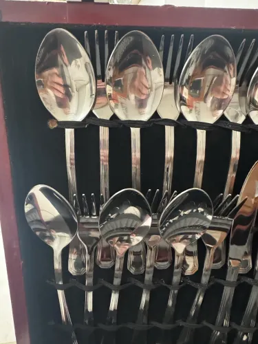 FAQUEIRO AÇO INOX_130 PEÇAS EM ESTOJO DE MADEIRA_NOVO E NUNCA USADO