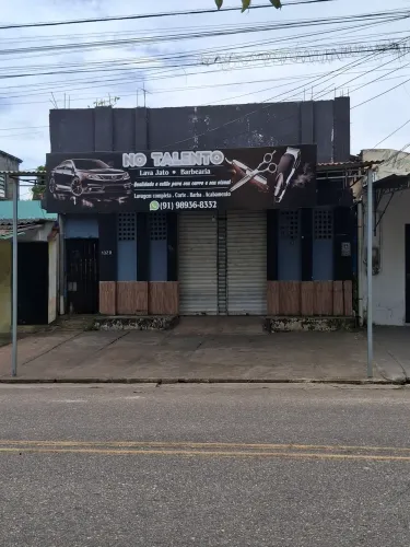 Vende-se ponto comercial com casa nos fundos.