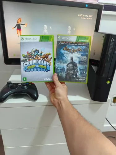 Xbox 360 + 2 jogos (controle ruim)