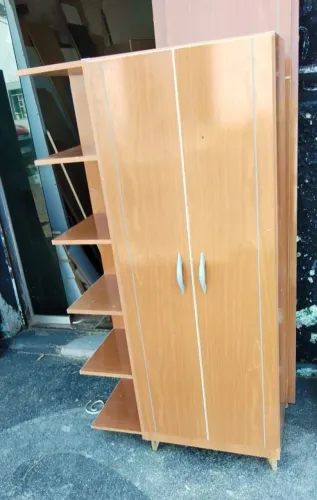 MULTI USO COM PRATELEIRAS. ENTREGO UBERLÂNDIA