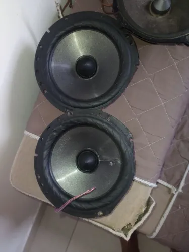 Vendo alto falantes de 6" 
