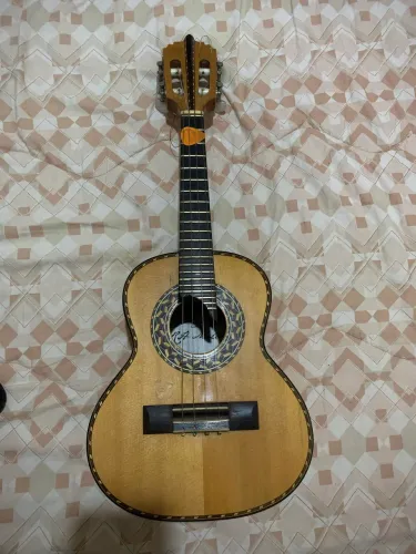 Cavaquinho de Faya - RH Motta