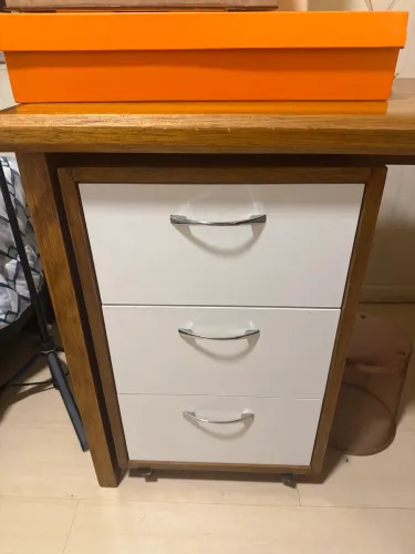 Mesa de escritório em L feita sob medida, com dois gaveteiros, madeira pura 