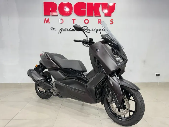 Yamaha XMAX 300 CONNECTED