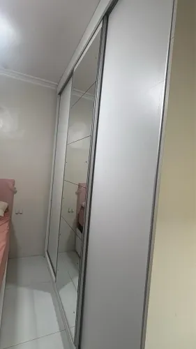 Guarda-roupa planejado MDF branco com espelho