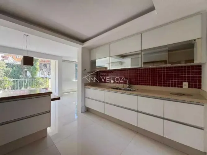 Apartamento : / Residencial / Cosme Velho