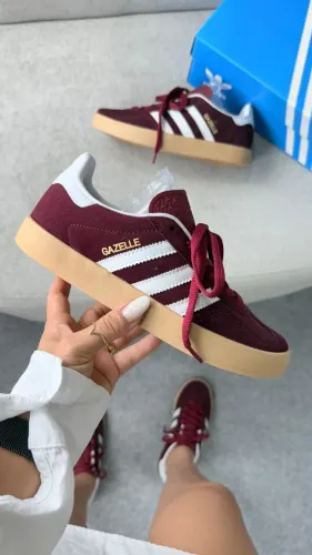 Tênis Casual Feminino Adidas Gazelle Premium Bordo/Branco Disponível 34 ao 39