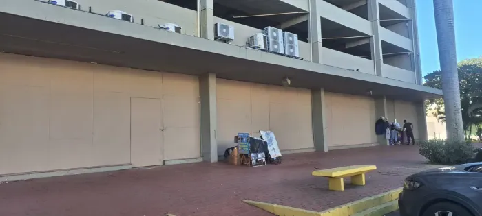 EXCELENTE LOJA, NO PREDIO DA BOLSA DE ALIMENTOS.
