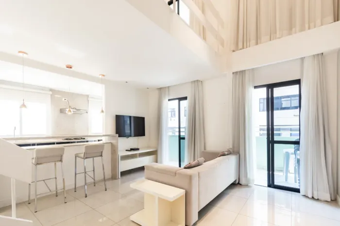 Duplex para venda em Pinheiros com 2 quartos, sendo 2 suítes, 73m²