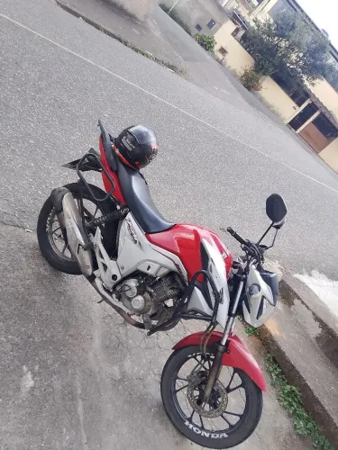Honda CG Fan 160 Vermelha - Documentação em Dia