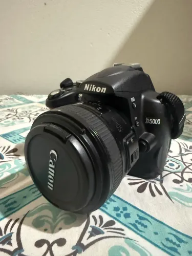 Nikon D5000