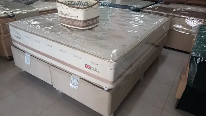 Cama e colchão Herval 1.93 x 2.03 x 74