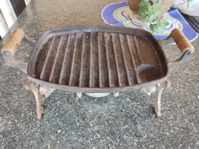 Chapa em ferro fundido com aquecedor 30cm