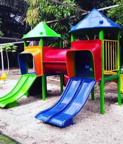 Playground de duas torres 