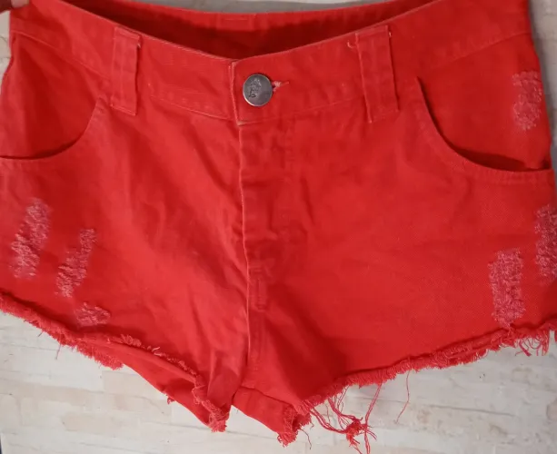 Short Jeans Vermelho Desfiado