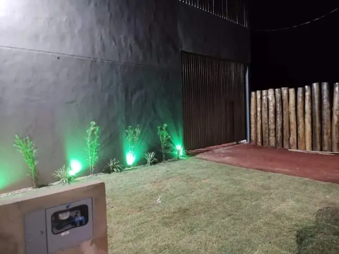 Galpão Comercial à Venda no Centro de Sidrolândia (MS) 300 m² Internos, 720 m² de Área Ex