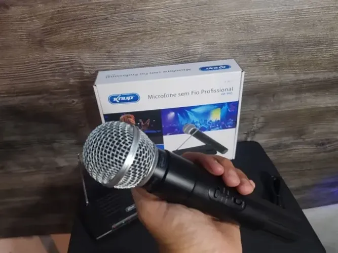 Super Desconto Microfone Sem Fio Uhf Wireless Bivolt Karaokê Profissional