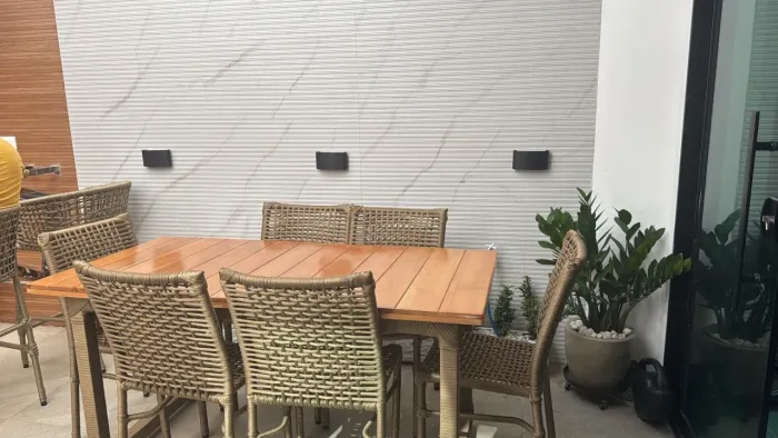 Mesa retangular com 6 cadeiras em corda náutica 