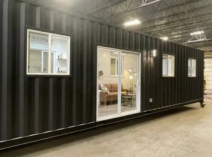 CONTAINER MODIFICADO PARA CASA OU BARBEARIA - 40 PÉS