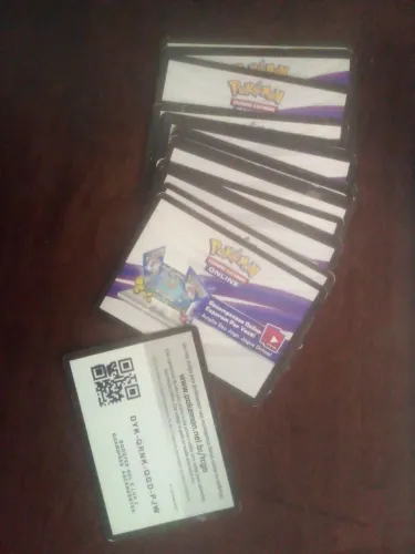 20 Cartas Pokémon de Códigos Online