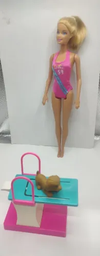 Barbie nadadora Mattel (usado)
