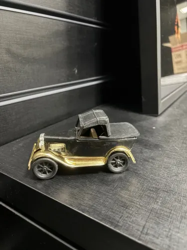Miniatura de Carro Antigo Decorativa