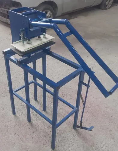 Maquina de fazer chinelo