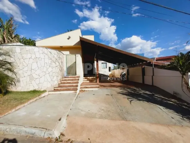 Venda de Casas / Condomínio na cidade de São Carlos