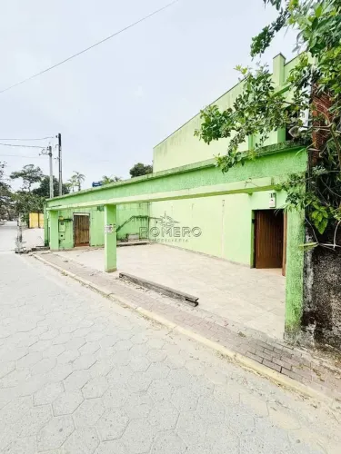 Prédio com 8 quartos, Praia do Lázaro, Ubatuba - R$ 1.5 mi, Cod: 2702